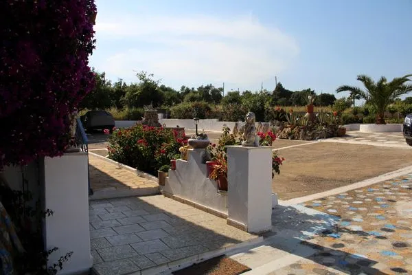 Facade / entrance  Akrojali