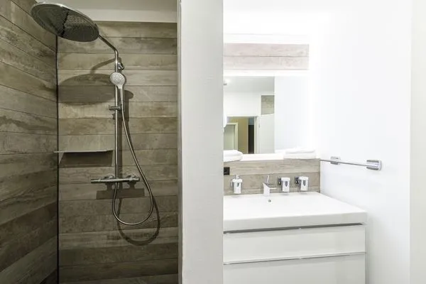 Ferienwohnung Humboldsuite Ostseebad Wustrow ZweiWasser Alte Seefahrtschule Bad  Humboldtsuite