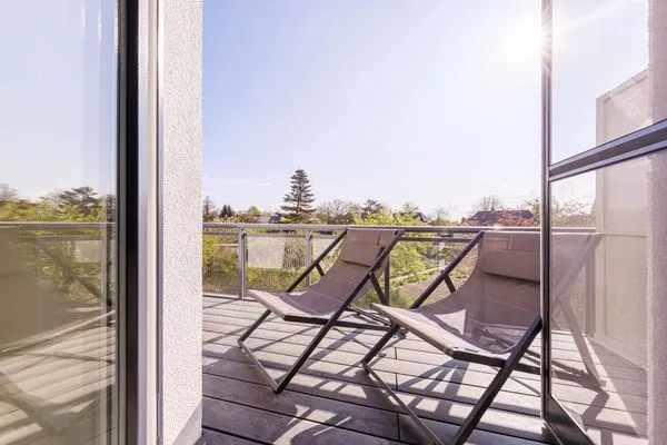 Ferienwohnung Humboldsuite Ostseebad Wustrow ZweiWasser Alte Seefahrtschule Sonnenbalkon  Humboldtsuite