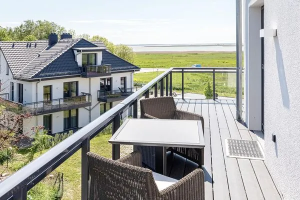 Ferienwohnung Vitus Bering Suite Ostseebad Wustrow ZweiWasser Alte Seefahrtschule Sonnenbalkon  Vitus Bering Suite
