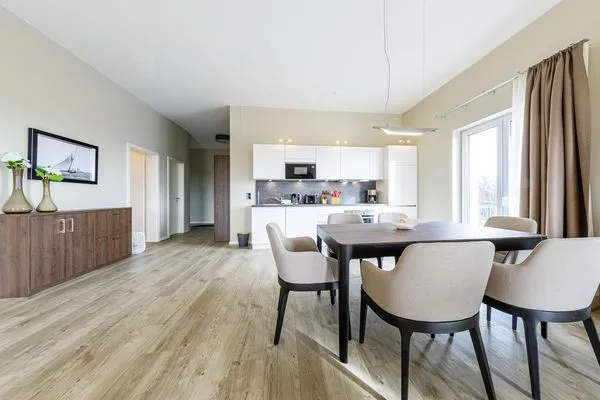 Ferienwohnung Störtebeker Suite Ostseebad Wustrow ZweiWasser Alte Seefahrtschule Essbereich  Störtebeker Suite