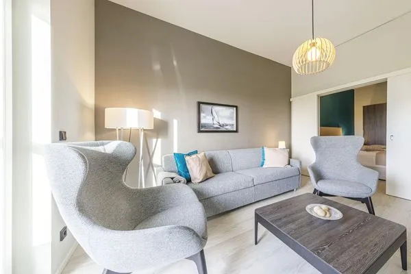 Ferienwohnung Francis Drake Suite Ostseebad Wustrow ZweiWasser Alte Seefahrtschule Wohnzimmer  Francis Drake Suite