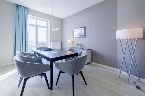 Ferienwohnung Ostseelounge Ostseebad Wustrow ZweiWasser Alte Seefahrtschule Essbereich  Ostseelounge