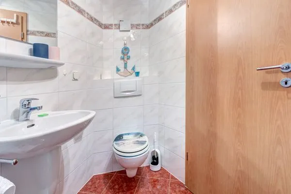 Gäste-WC  Haus Berlin, Whg. Krabbengalerie