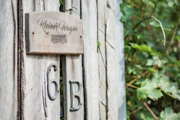 Dekoratives Detail  Kleiner Wagen