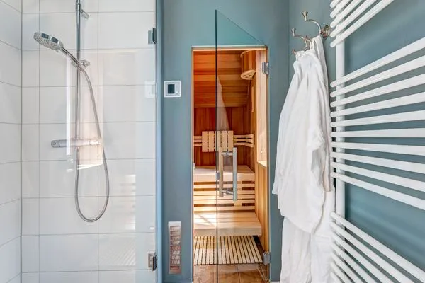 Badezimmer  Reethus 54° Loddin mit Sauna und Kamin