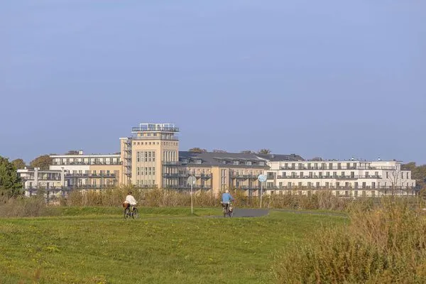 Ferienwohnung Boddendomizil Ostseebad Wustrow ZweiWasser Alte Seefahrtschule Aussenansicht  Boddendomizil