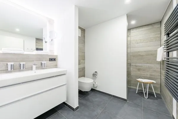 Ferienwohnung Boddenglück Ostseebad Wustrow ZweiWasser Alte Seefahrtschule Badezimmer  Boddenglück