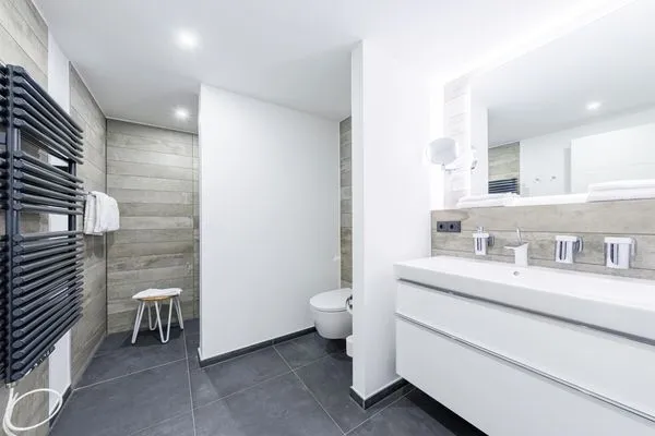 Ferienwohnung Boddenperle Ostseebad Wustrow ZweiWasser Alte Seefahrtschule Badezimmer  Boddenperle