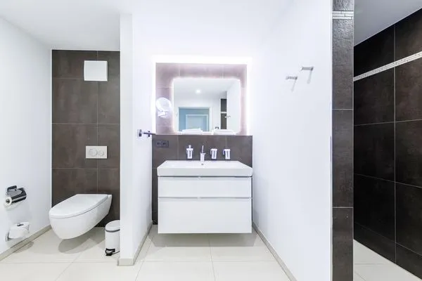 Ferienwohnung Boddendeck Ostseebad Wustrow ZweiWasser Alte Seefahrtschule Badezimmer  Boddendeck