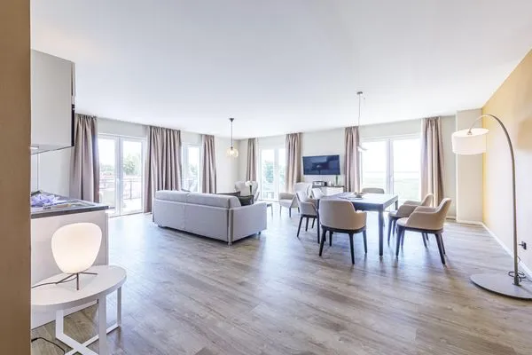 Ferienwohnung Boddendeck Ostseebad Wustrow ZweiWasser Alte Seefahrtschule Lichtdurchflutetes Wohnzimmer  Boddendeck