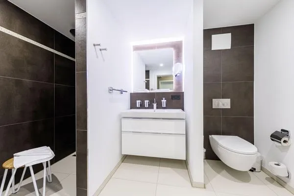 Ferienwohnung Sonnenberg Ostseebad Wustrow ZweiWasser Alte Seefahrtschule Badezimmer  Sonnenberg