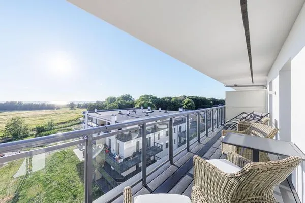 Ferienwohnung Dünenlounge Ostseebad Wustrow ZweiWasser Alte Seefahrtschule Sonne tanken auf dem Balkon  Dünenlounge