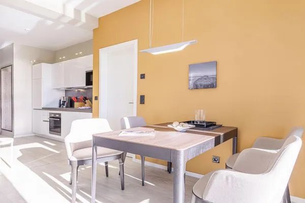 Ferienwohnung Dünenlounge Ostseebad Wustrow ZweiWasser Alte Seefahrtschule Essbereich  Dünenlounge