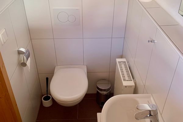 Feriendorf Via Claudia Ferienhaus Lechsee Ferienwohnungen in Lechbruck - Gäste-WC