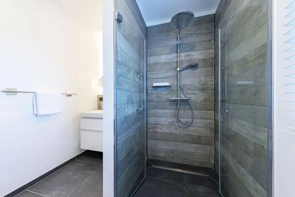 Ferienwohnung Dünenquartier Ostseebad Wustrow ZweiWasser Alte Seefahrtschule Badezimmer  Dünenquartier