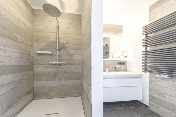 Ferienwohnung Seebadperle Ostseebad Wustrow ZweiWasser Alte Seefahrtschule Badezimmer  Seebadperle