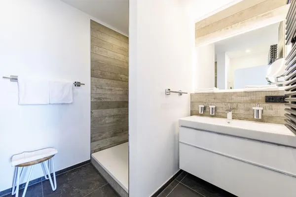 Ferienwohnung Seebadperle Ostseebad Wustrow ZweiWasser Alte Seefahrtschule Badezimmer  Seebadperle