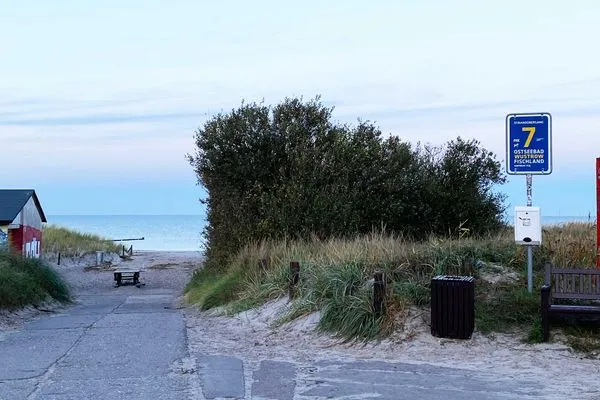 Ferienwohnung Sommerzeit Ostseebad Wustrow ZweiWasser Alte Seefahrtschule Umgebung  Sommerzeit