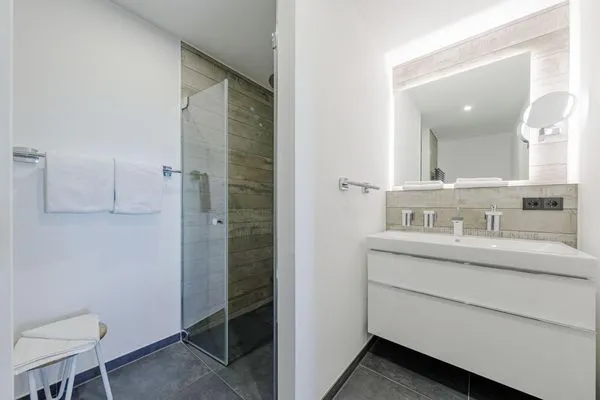 Ferienwohnung Sommerperle Ostseebad Wustrow ZweiWasser Alte Seefahrtschule Badezimmer  Sommerperle