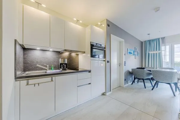 Ferienwohnung Sommerperle Ostseebad Wustrow ZweiWasser Alte Seefahrtschule Küche und Essbereich  Sommerperle