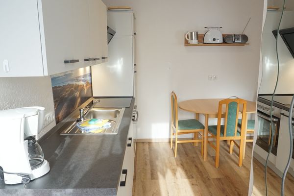  Eva Tönning - Küche mit Esstisch