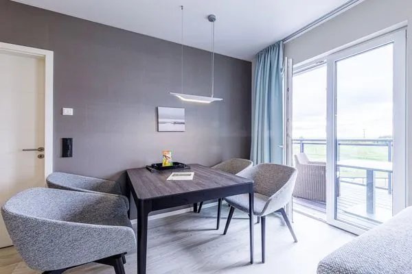 Ferienwohnung Sommerglück Ostseebad Wustrow ZweiWasser Alte Seefahrtschule Essbereich  Sommerglück