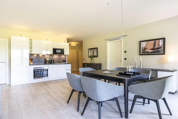 Ferienwohnung Strandflair Ostseebad Wustrow ZweiWasser Alte Seefahrtschule Küche und Essbereich  Strandflair