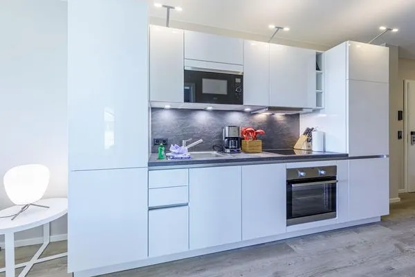 Ferienwohnung Großer Strandkorb Ostseebad Wustrow ZweiWasser Alte Seefahrtschule Küche  Großer Strandkorb