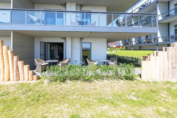 Ferienwohnung Großer Strandkorb Ostseebad Wustrow ZweiWasser Alte Seefahrtschule Aussenbereich  Großer Strandkorb