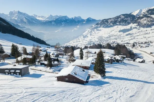 View of the mountains in winter  Chalet Theresia