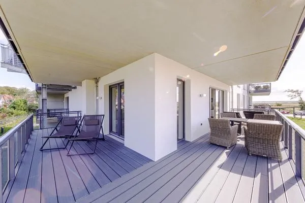 Ferienwohnung Strandliebe Ostseebad Wustrow ZweiWasser Alte Seefahrtschule Großer Balkon für Sonnenstunden  Strandliebe