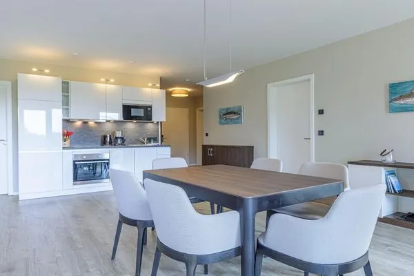 Ferienwohnung Strandliebe Ostseebad Wustrow ZweiWasser Alte Seefahrtschule Küche und Essbereich  Strandliebe