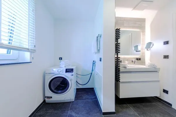 Ferienwohnung Große Strandmuschel Ostseebad Wustrow ZweiWasser Alte Seefahrtschule Badezimmer  Große Strandmuschel