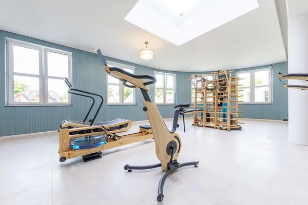 Ferienwohnung Kleine Strandmuschel Ostseebad Wustrow ZweiWasser Alte Seefahrtschule Fitnessbereich  Kleine Strandmuschel