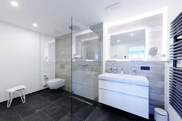 Ferienwohnung Strandnixe Ostseebad Wustrow ZweiWasser Alte Seefahrtschule Badezimmer  Strandnixe