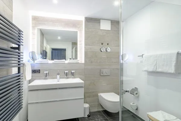 Ferienwohnung Kleine Strandperle Ostseebad Wustrow ZweiWasser Alte Seefahrtschule Badezimmer  Kleine Strandperle