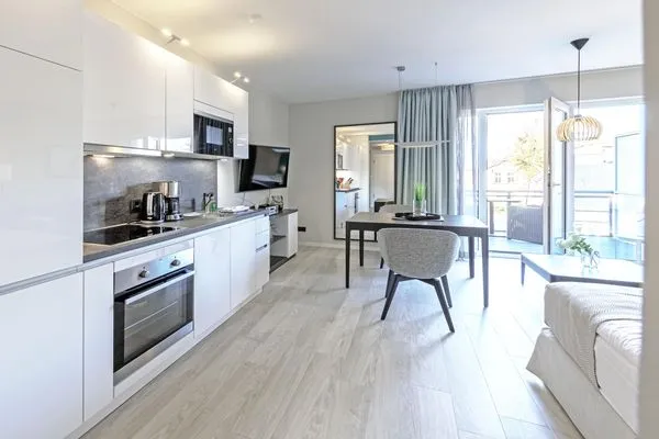 Ferienwohnung Kleine Strandperle Ostseebad Wustrow ZweiWasser Alte Seefahrtschule Küche und Essbereich  Kleine Strandperle