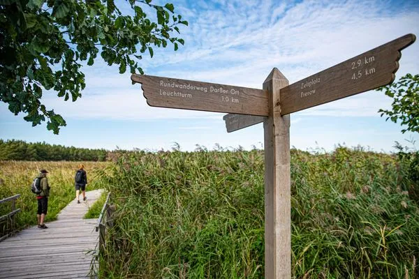 Ferienwohnung Strandlaeufer Ostseebad Wustrow ZweiWasser Alte Seefahrtschule Spaziergänge am Wasser  Strandlaeufer