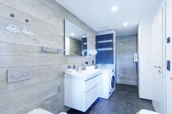 Ferienwohnung Strandluft Ostseebad Wustrow ZweiWasser Alte Seefahrtschule Badezimmer  Strandluft