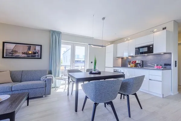 Ferienwohnung Strandluft Ostseebad Wustrow ZweiWasser Alte Seefahrtschule Küche und Essbereich  Strandluft