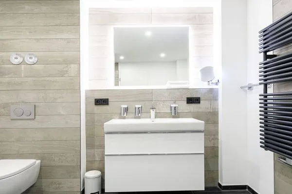 Ferienwohnung Strandblick Ostseebad Wustrow ZweiWasser Alte Seefahrtschule Badezimmer  Strandblick