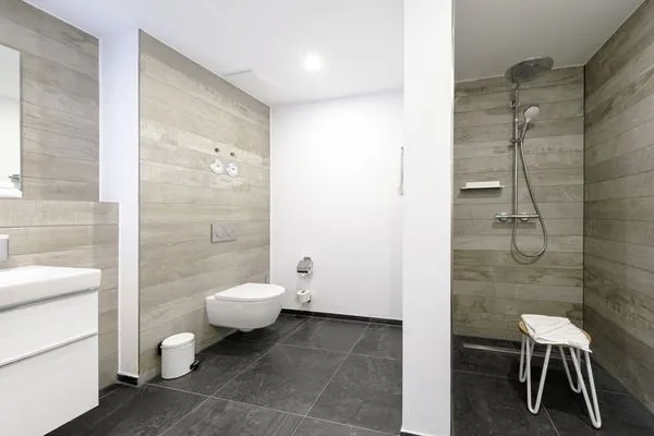 Ferienwohnung Strandlounge Ostseebad Wustrow ZweiWasser Alte Seefahrtschule Badezimmer  Strandlounge