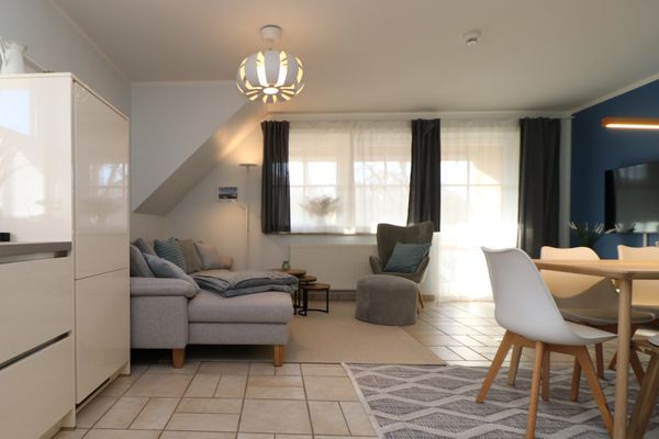 BIRKENHOF Haus 10, App. 20 "Strandglück" Ostseebad Wustrow - Wohnzimmer