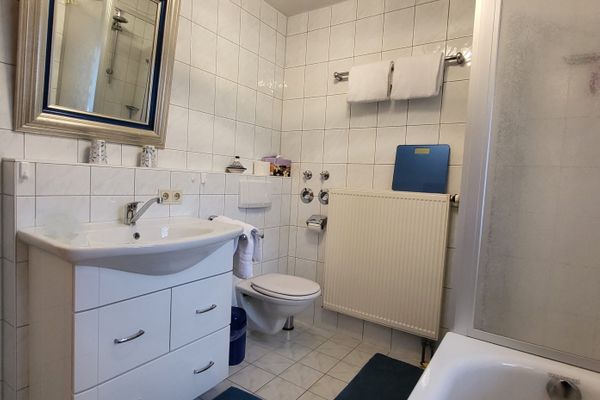  Ferienwohnung Flora Ferienwohnungen in Roßhaupten - Badezimmer