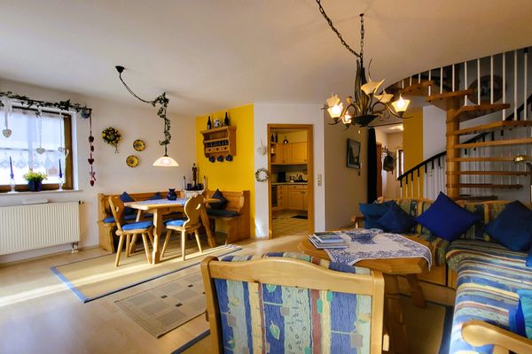  Ferienwohnung Flora Ferienwohnungen in Roßhaupten - Wohnzimmer