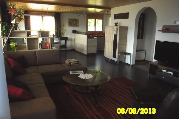 Geräumiges Wohnzimmer  Apartment Aeschen Mirador