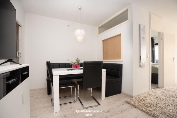  Ostsee-Kajüte Marina Wendtorf - Wohnzimmer