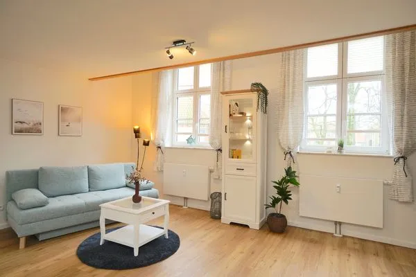 Wohnzimmer  Ferienwohnung 'An der Schlei' für bis zu drei Personen mit Blick auf den Schleswiger Dom