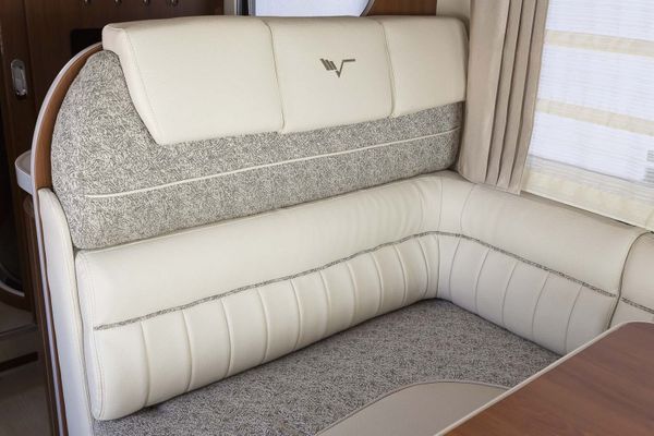  Wohnmobil Alkoven Kea 76 Laboe - Wohnzimmer